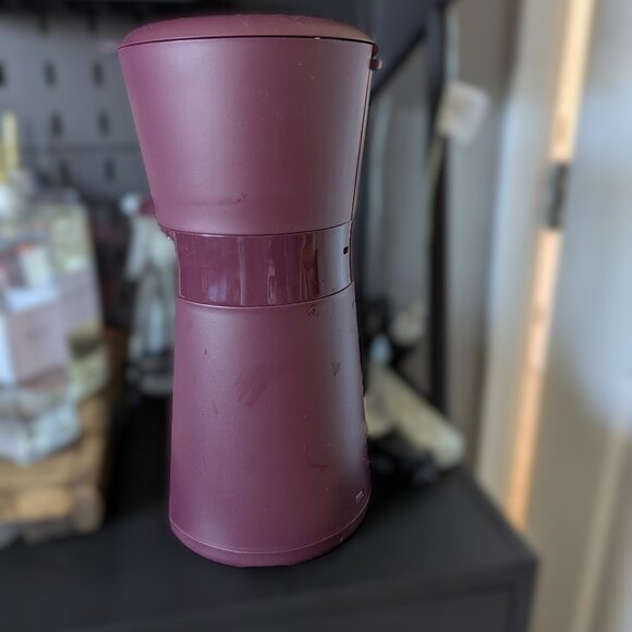 Mr. Coffee Iced Coffee Maker With Dunkin/Starbucks Tumblers - Picture 2 of 5